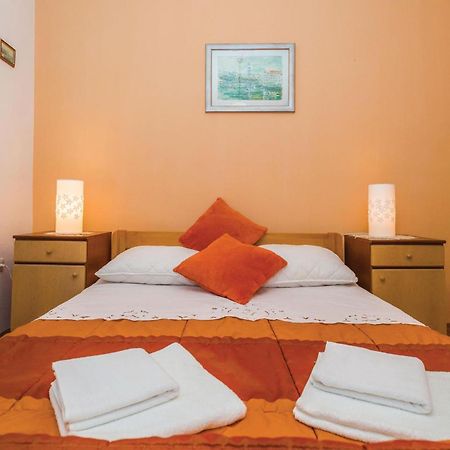 Amazing Apartment In Kastel Stafilic With Jacuzzi Kastela Bagian luar foto