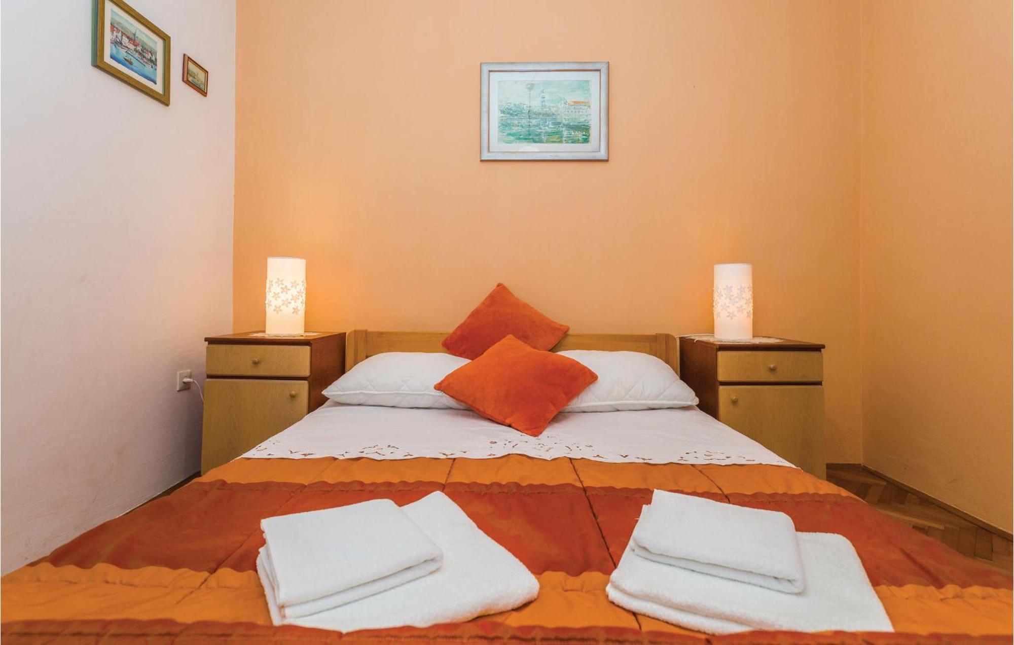 Amazing Apartment In Kastel Stafilic With Jacuzzi Kastela Bagian luar foto
