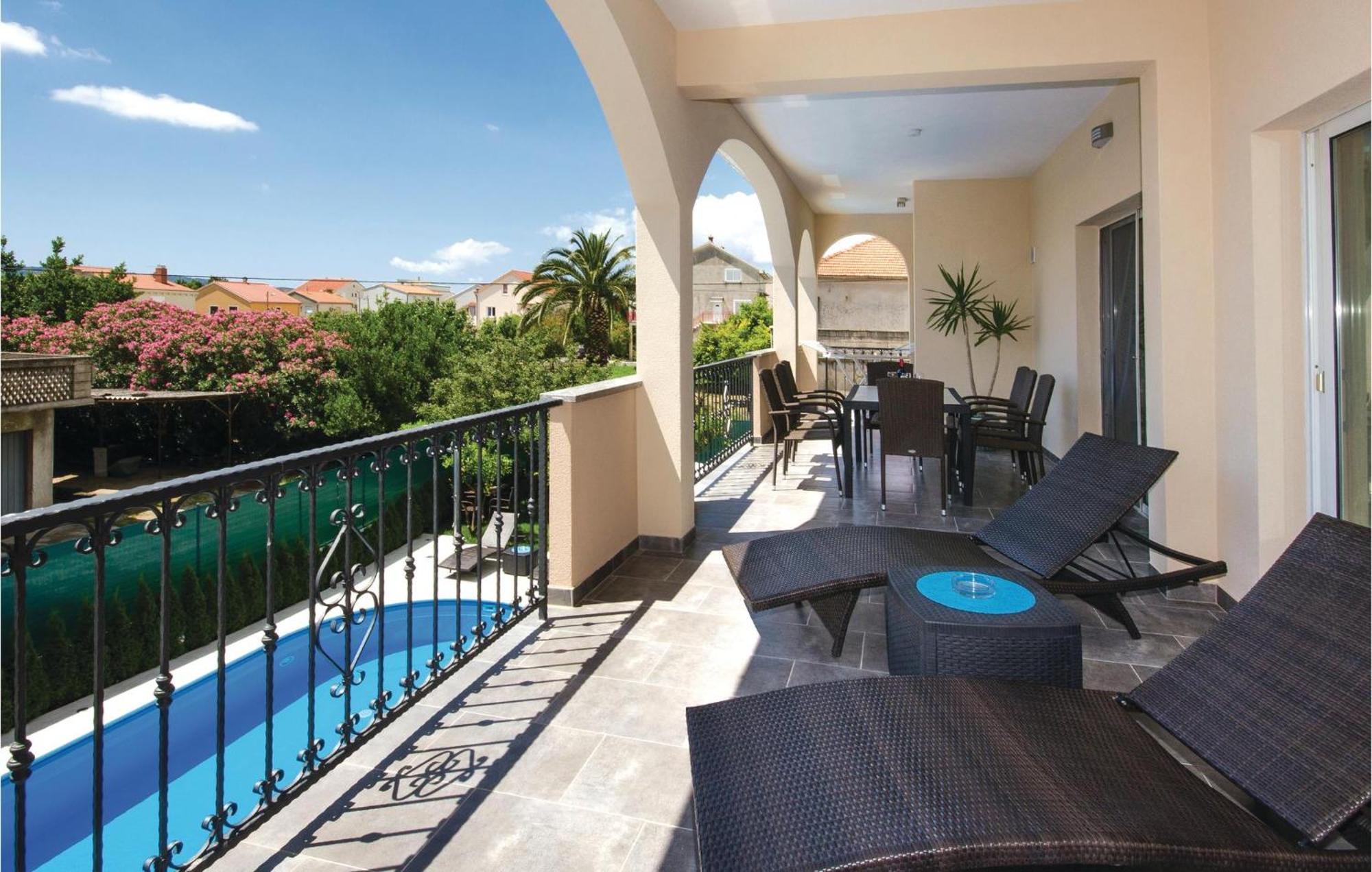 Amazing Apartment In Kastel Stafilic With Jacuzzi Kastela Bagian luar foto