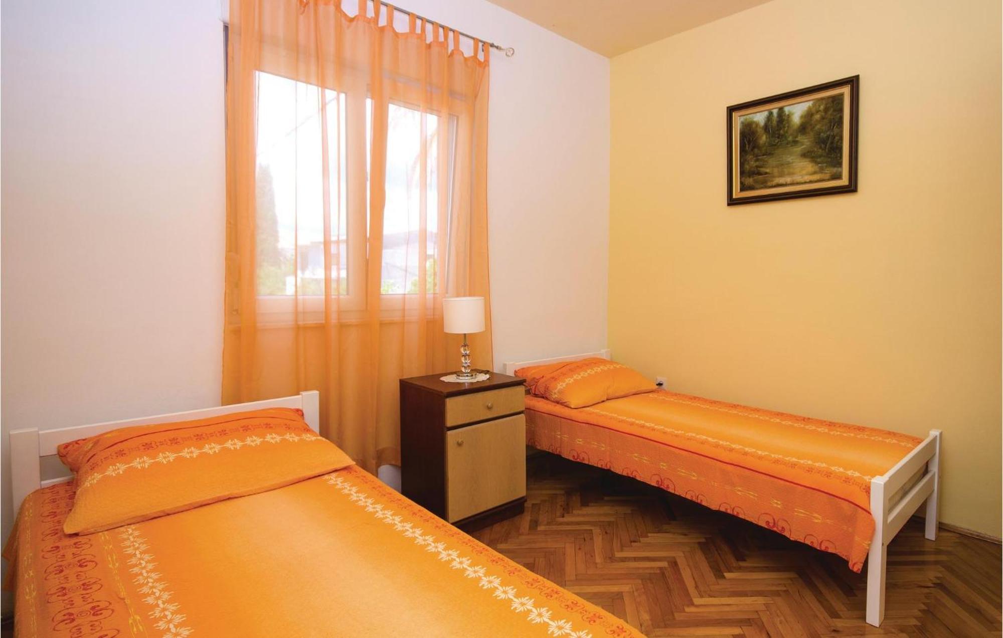 Amazing Apartment In Kastel Stafilic With Jacuzzi Kastela Bagian luar foto