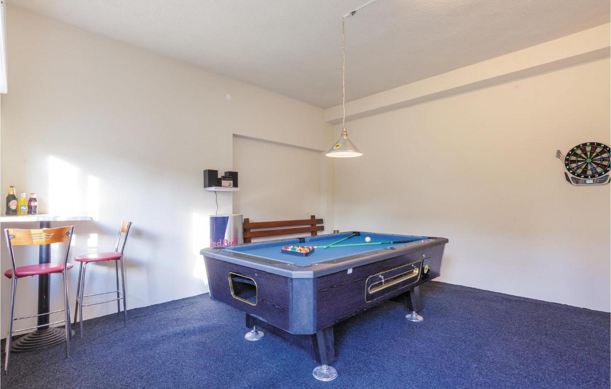 Amazing Apartment In Kastel Stafilic With Jacuzzi Kastela Bagian luar foto