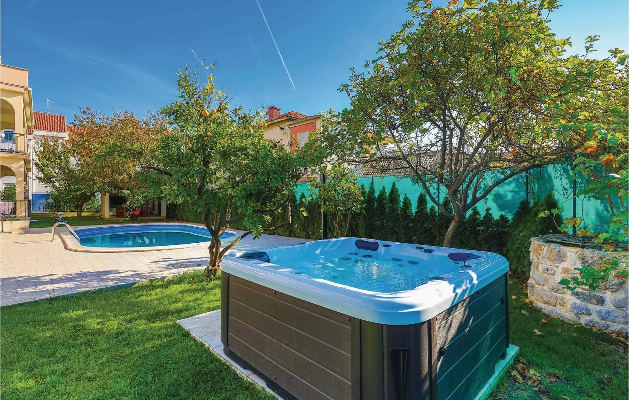 Amazing Apartment In Kastel Stafilic With Jacuzzi Kastela Bagian luar foto